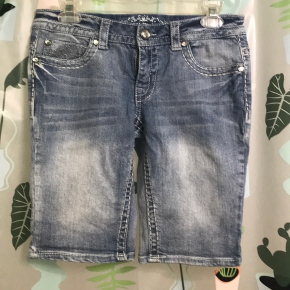 Paisley Sky studded with decorated pockets shorts - Picture 2 of 5